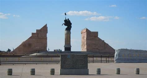 Genghis Khan Mausoleum – En historisk oas mitt i den mongoliska öknen!