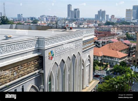  Dataran Pahlawan Melaka Megamall: En Gigant av Shopping och Nöjen i Malackas Hjärta!