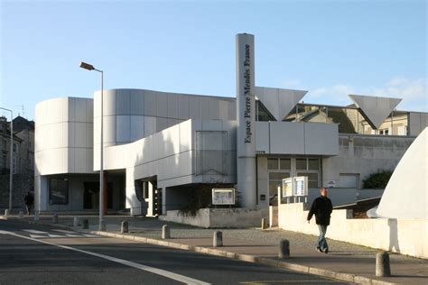 Espace Mendès France - Ett universellt museum för konst och kultur!