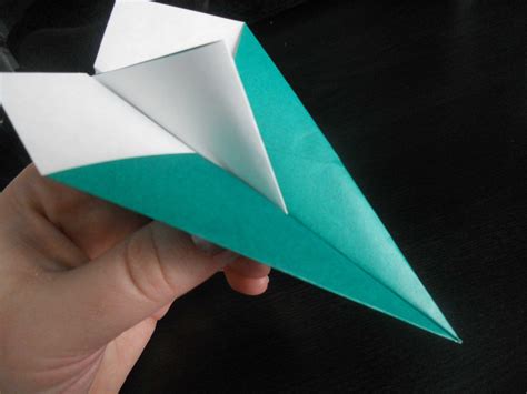 How to Make the Best Paper Airplane: And Why It Might Just Save Your Next Family Dinner