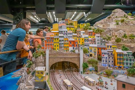  Miniatur Wunderland: En Miniatyrvärld av Fantasier och Detaljer!