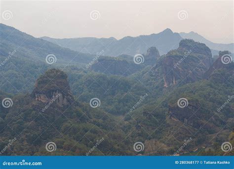 Wuyi-berget, en oas av grönska och spirituella upplevelser!