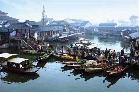  Wuzhen Vattenbyn - En resa tillbaka i tiden och en fängslande kanalvandring!